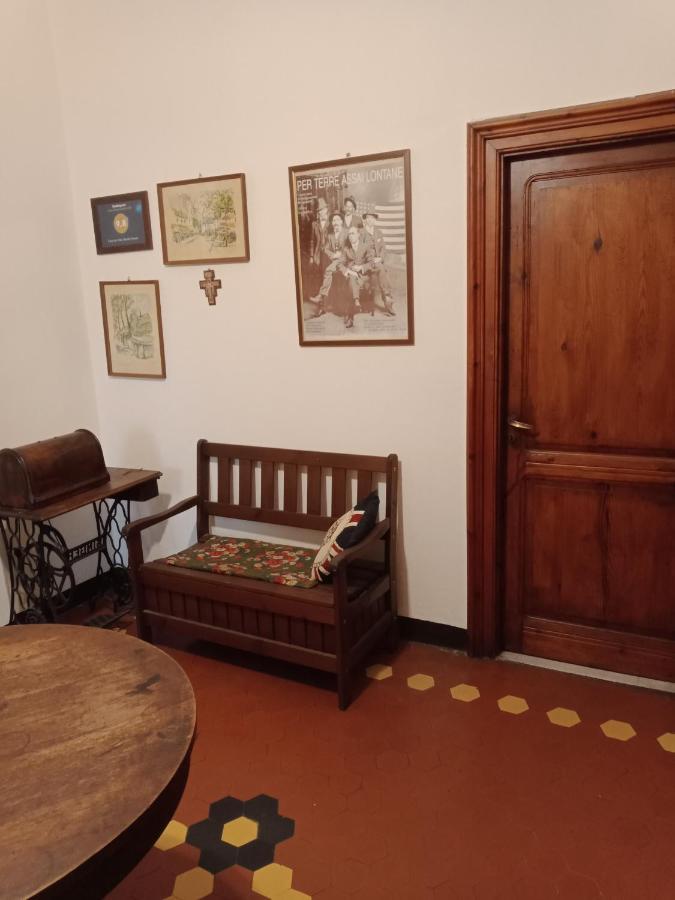 Casa Con Vista - Border House - Pontremoliアパートメント エクステリア 写真